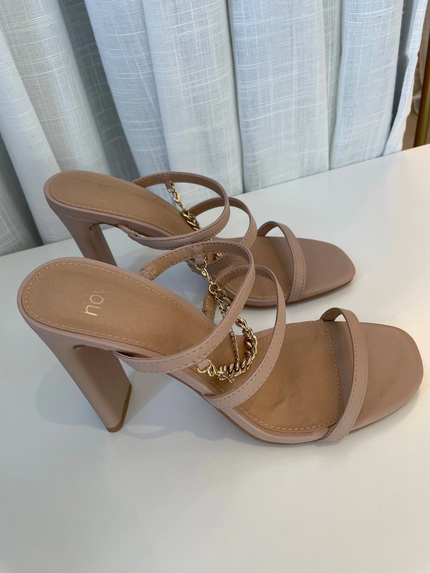 Nude shoes with Gold Chain detail - Size 7