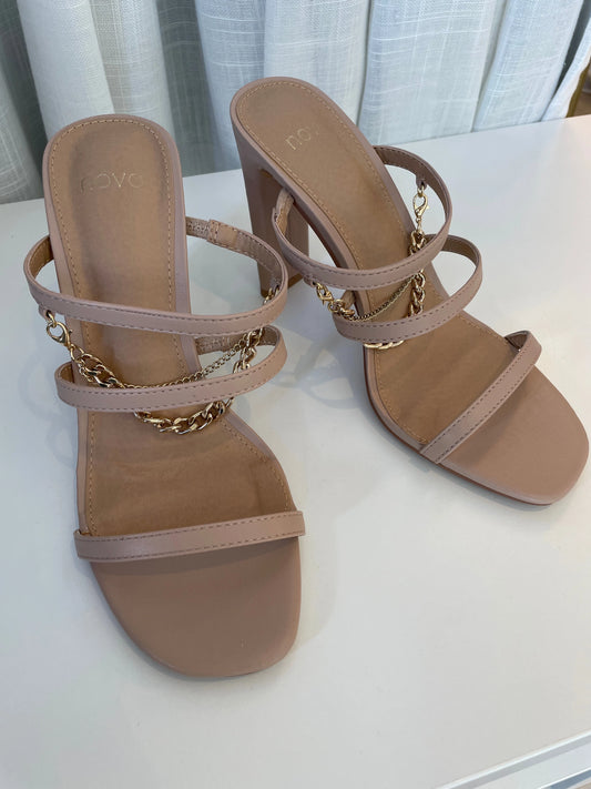 Nude shoes with Gold Chain detail